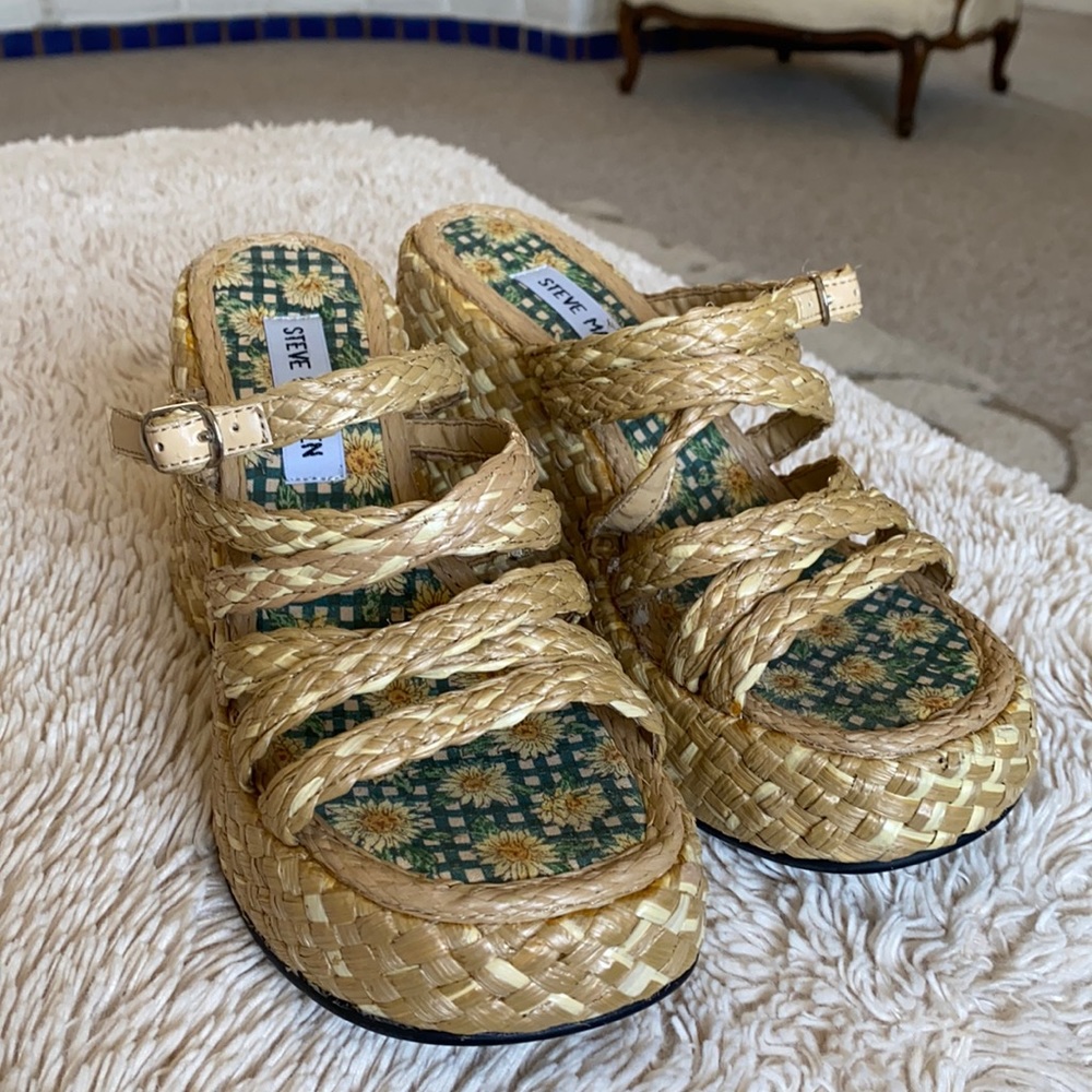 90’s Steve Madden  wicker platform size 6